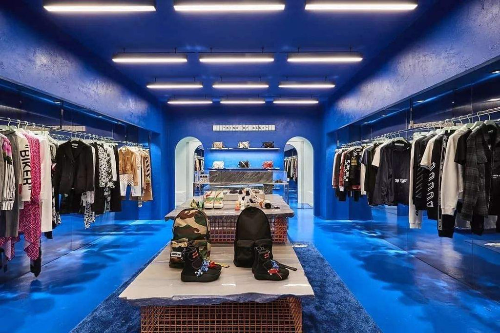 【Off-White】男女兼用、ご好評に付き再入荷！！