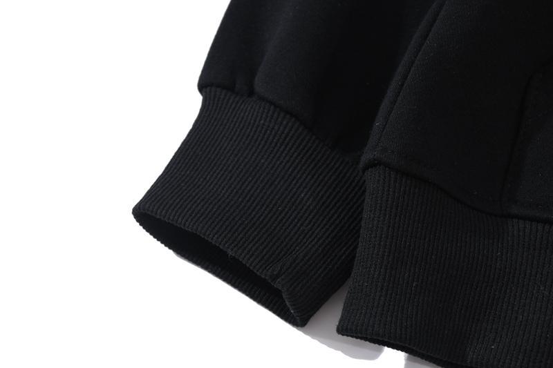 【Off-White】男女兼用、ご好評に付き再入荷！！