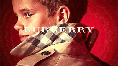 【Burberry】BURBERRY新作パーカー　