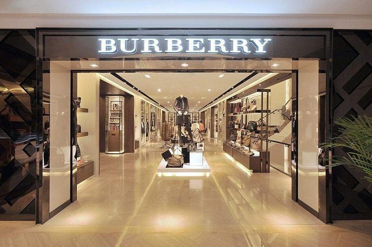 【Burberry】 BURBERRY新作パーカー　